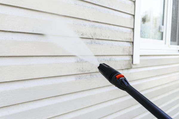 Siding Power Washing in Bloomington