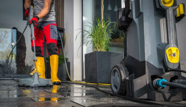 Commercial Pressure Cleaning in Bloomington
