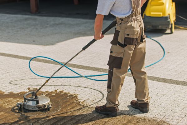 Townhouse Driveway Cleaning in Bloomington