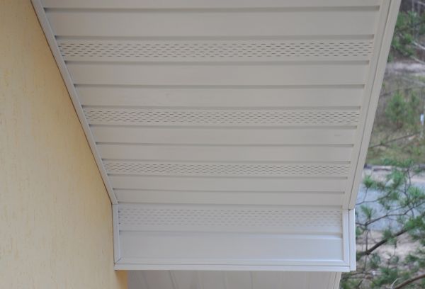 Soffit Dirt Removal in Bloomington